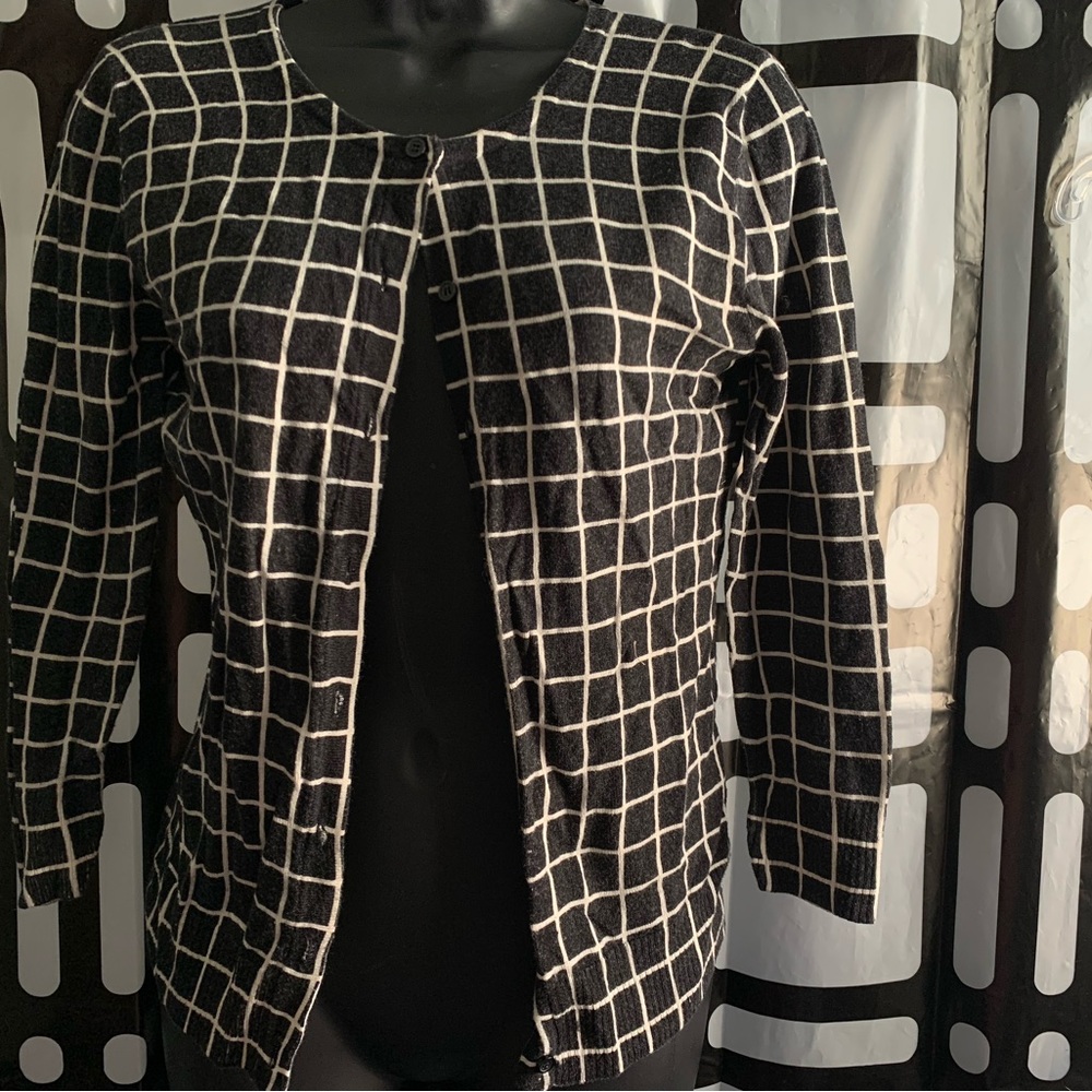 🔥5/$25- Cardigan Sweater Sz S